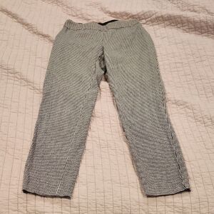 a new day Women's Black and White Checkered Capris